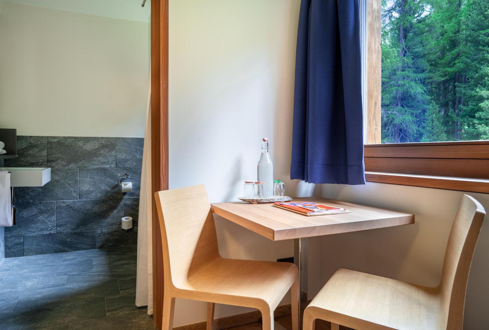 Hotel Morteratsch ปอนเตรสซีนา ภายนอก รูปภาพ