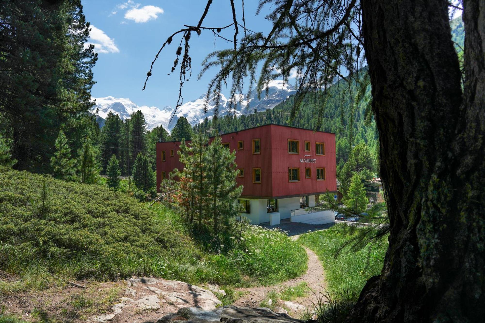 Hotel Morteratsch ปอนเตรสซีนา ภายนอก รูปภาพ