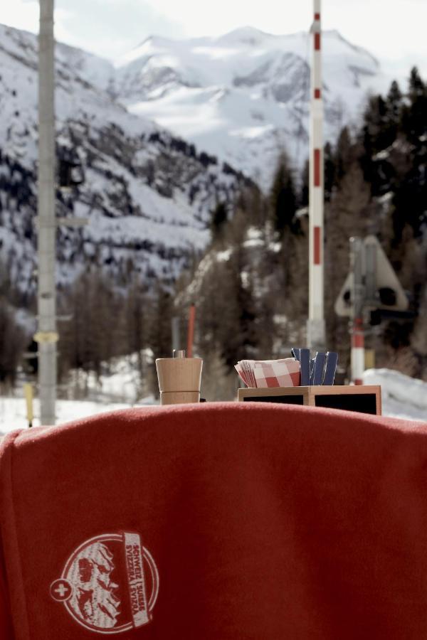 Hotel Morteratsch ปอนเตรสซีนา ภายนอก รูปภาพ